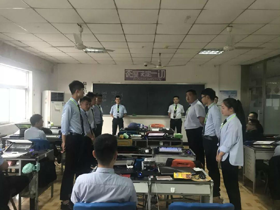 八维学校创新IT人才培养为学子成功铺路