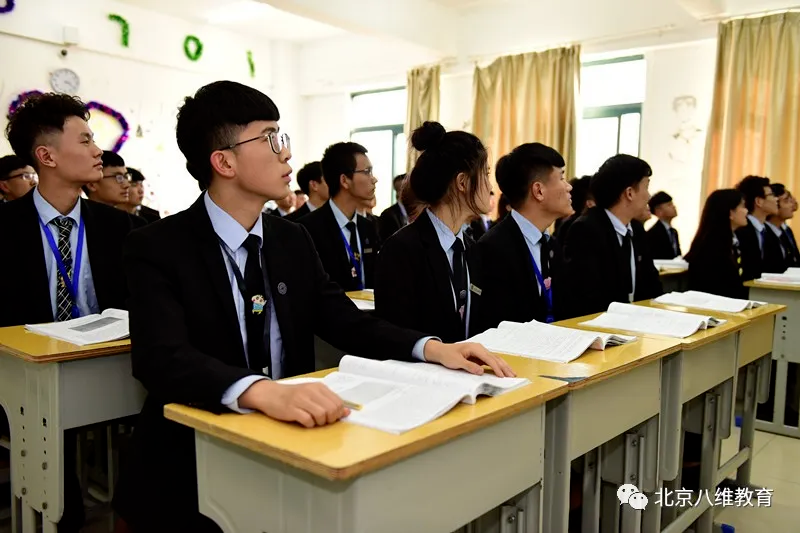 江苏宿迁八维学校培育AI精英引领智能时代新潮流