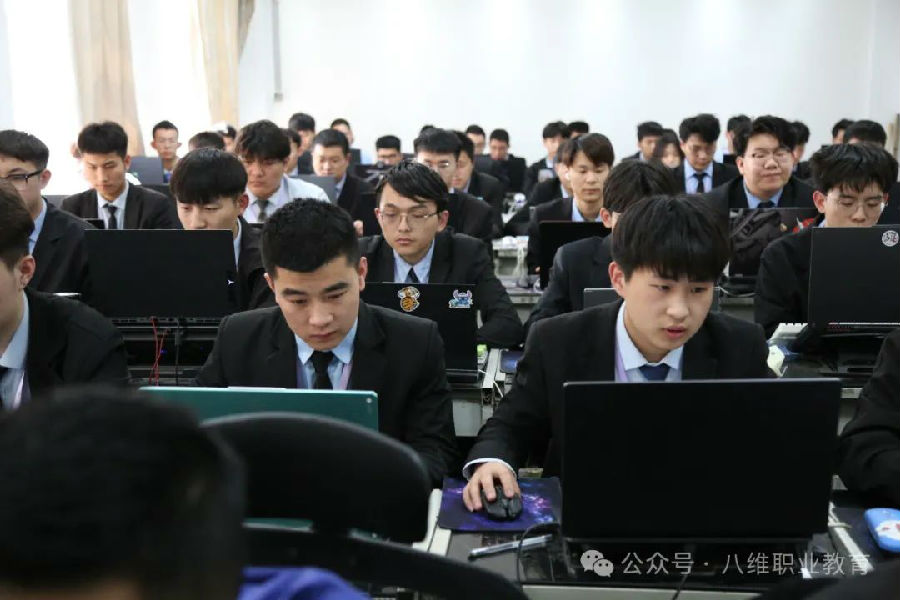 八维职业学校人工智能专业2025第二波喜报来袭