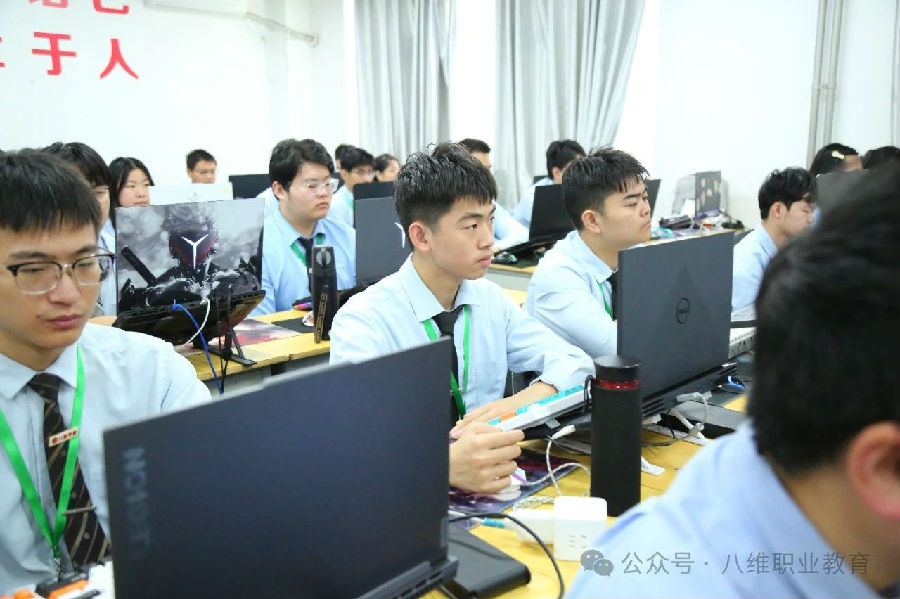 八维教育国际新媒体专业直播运营管理实战班开课啦