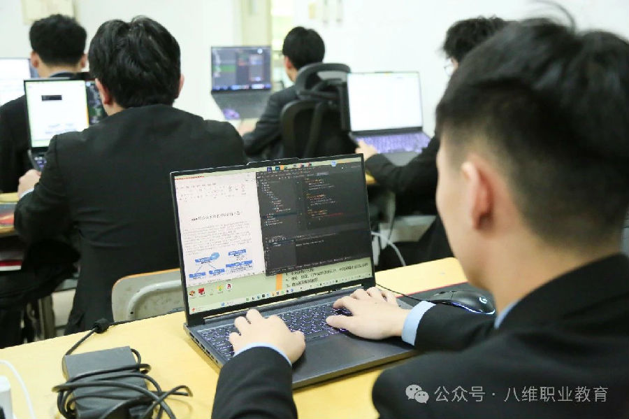 江苏宿迁八维教育领航职业教育新风尚铸就数字化技能精英