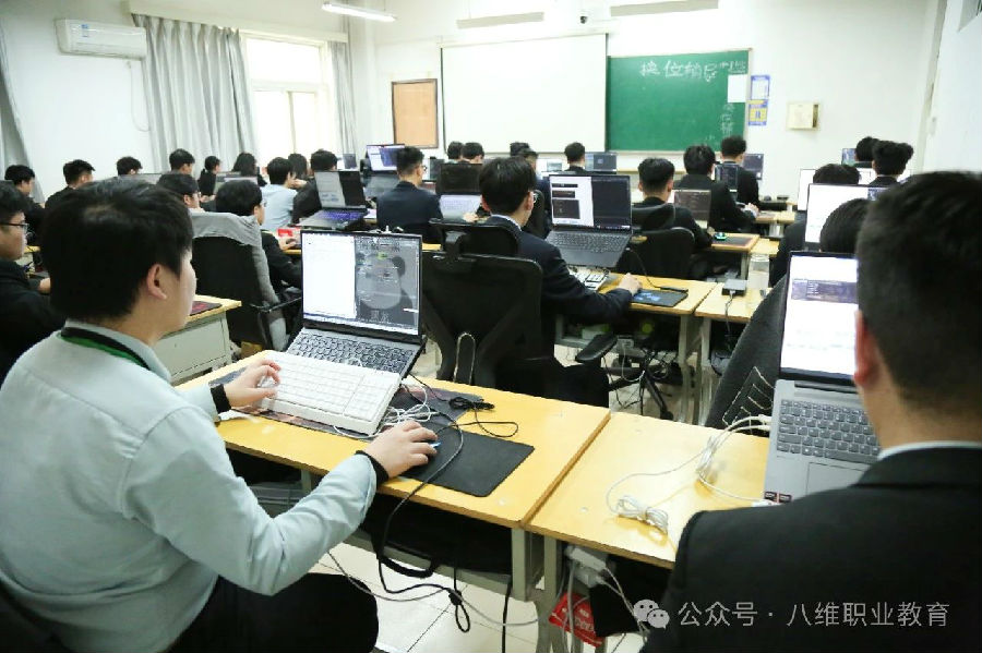 江苏宿迁八维学校解锁软件测试技能打造未来测试精英的摇篮