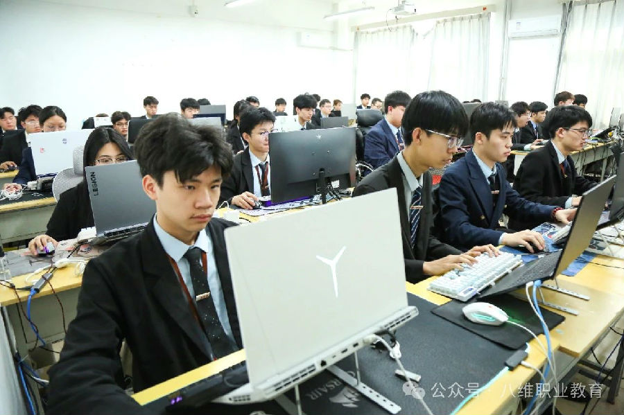 江苏宿迁八维学校培育新质生产力引领未来职业教育新风尚