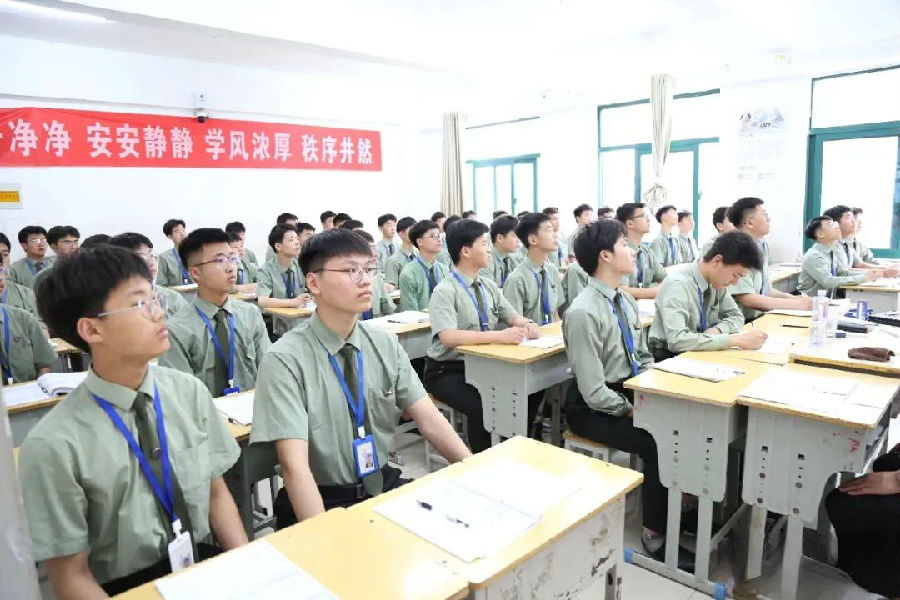 江苏宿迁八维学校塑造顶尖数字人才开启数字科技新时代的大门