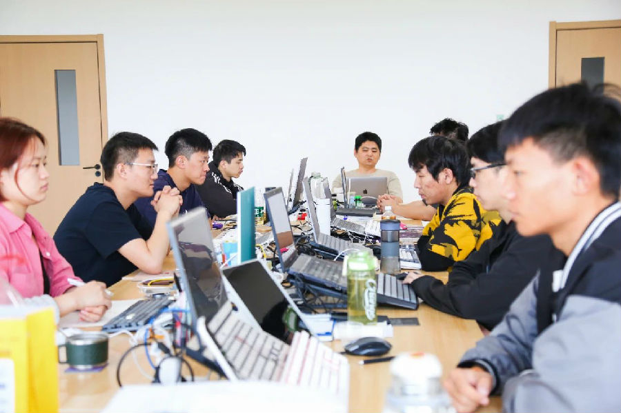 八维职业学校大学生短期精英班开启职场高速通道