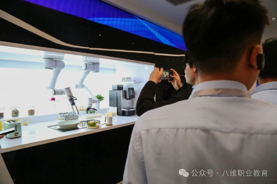 八维教育学子世界五百强企业研学纪实