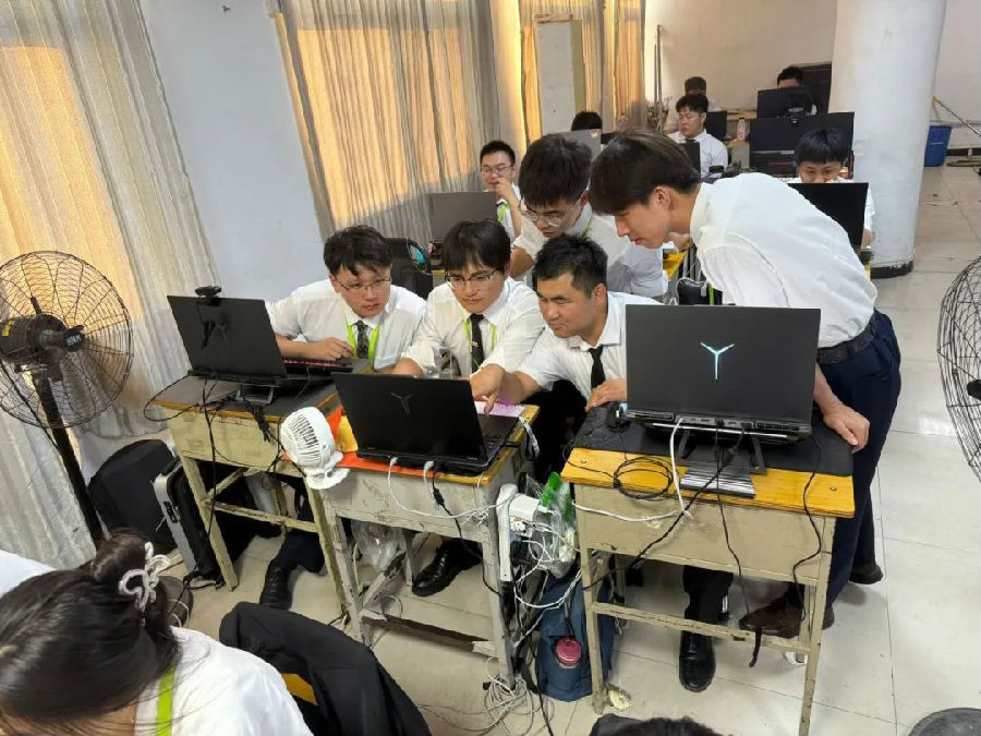 八维职业学校大数据专业风采绽放引领科技潮流解锁就业薪动力