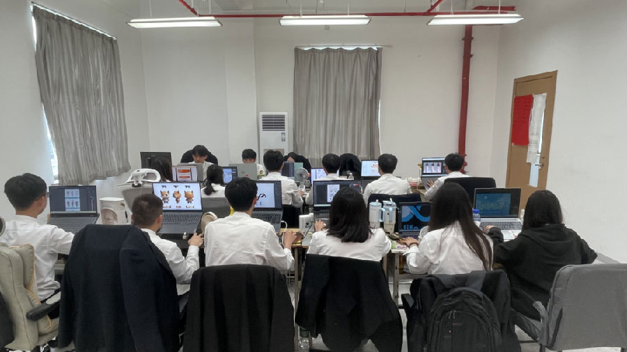 八维职业学校用震撼视觉征服力打造传媒领域的精英摇篮