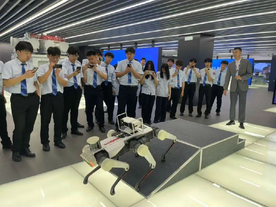 八维集团上海校区学子世界五百强企业研学纪实