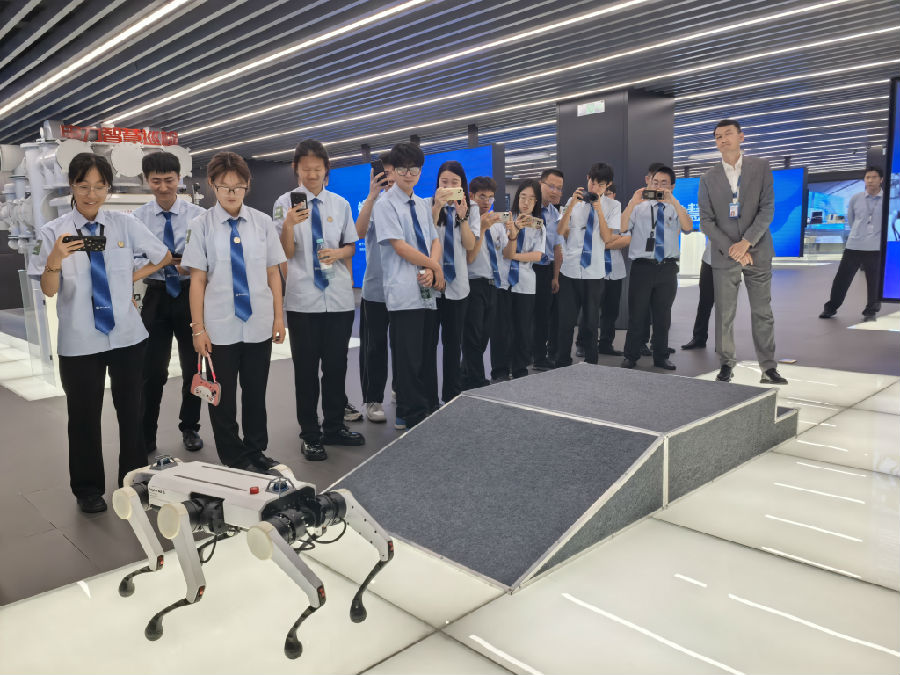 八维职业学校人工智能专业第三波就业喜报来袭