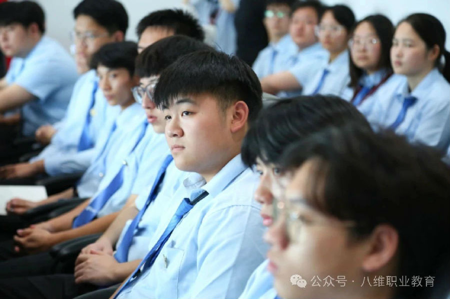 八维职业学校塑造就业市场最抢手人才引领行业潮流新风尚