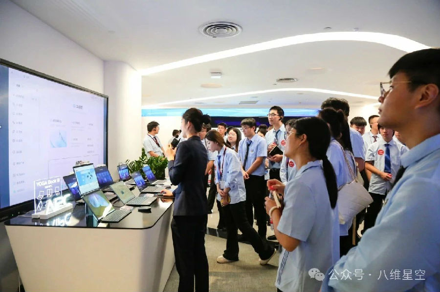 八维职业学校培育人工智能领域新飞跃的先锋力量开启未来科技精英新征程
