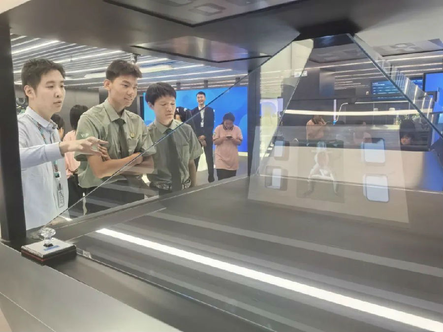 八维职业学校乘风破浪数字化就业潮头打造数字化时代职场新锐