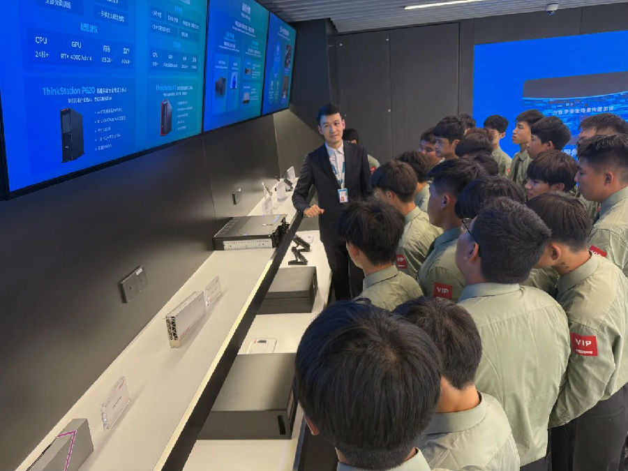 八维职业学校驱动职业梦想加速度开启人工智能领域就业新篇章