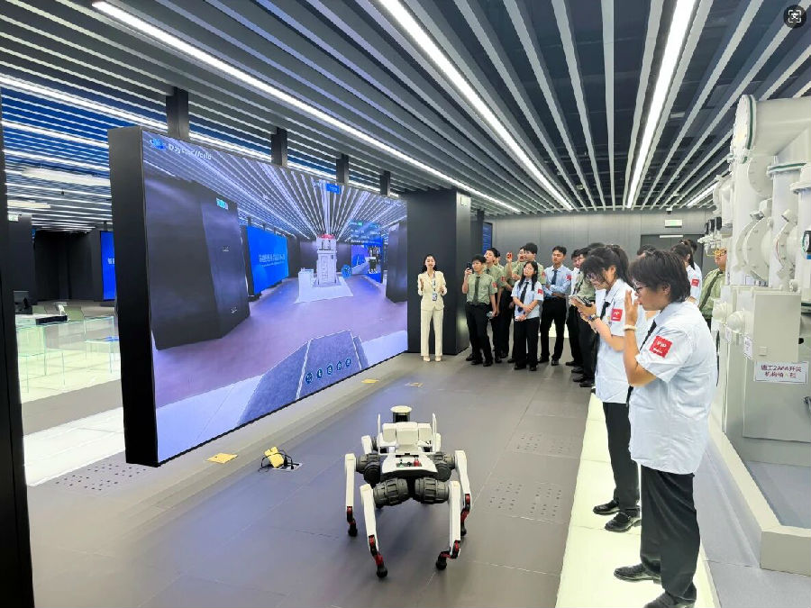 八维职业学校解码人工智能独特职场路径打造AI人才即战力培养体系