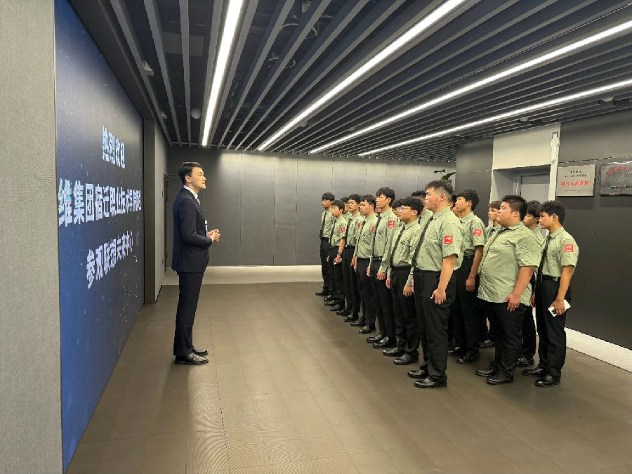 八维教育解锁复合型人才的成长方程式铺就高新技能成才新路径