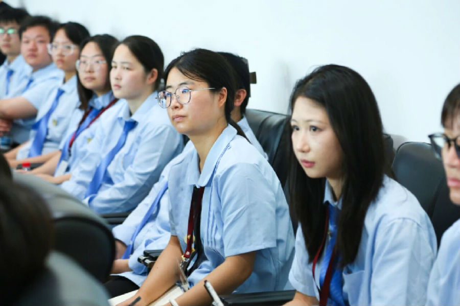 八维教育探索未来人才全面成长培养密码构建立体核心培养模式