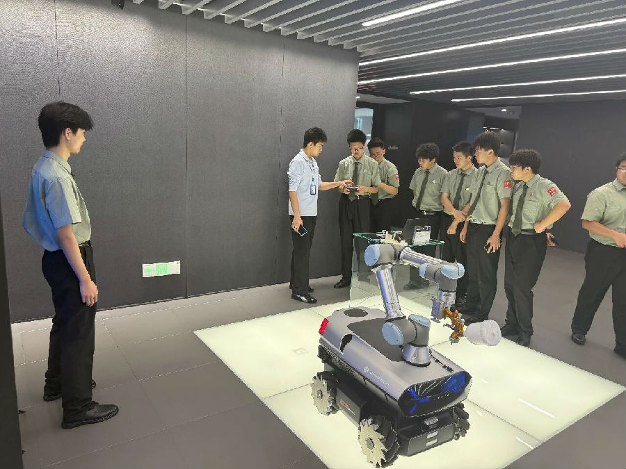 八维职业学校打造21.0课程体系强化学子就业竞争力