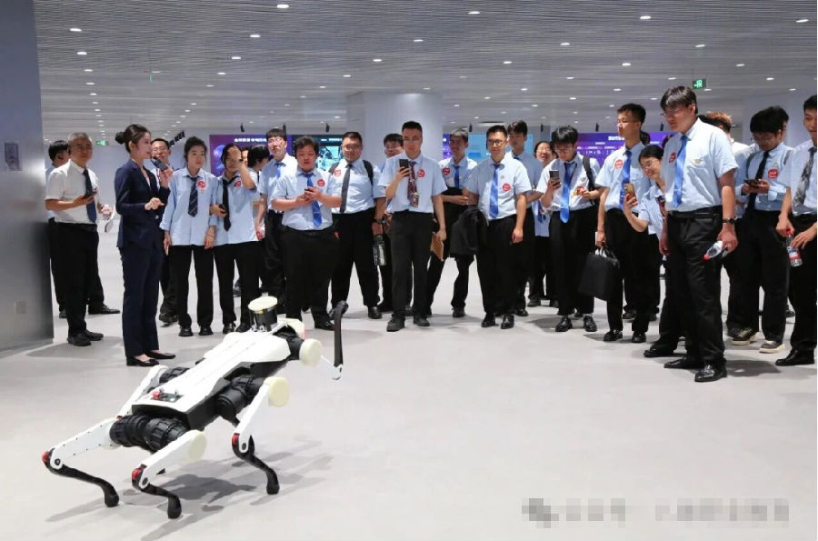 八维职业学校锚定未来职业教育的新坐标助力学子抢占优质职场先机