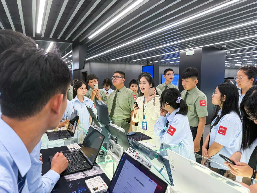 八维职业学校21.0课程体系打造数字经济领域领军者直通人工智能专业科技最前沿