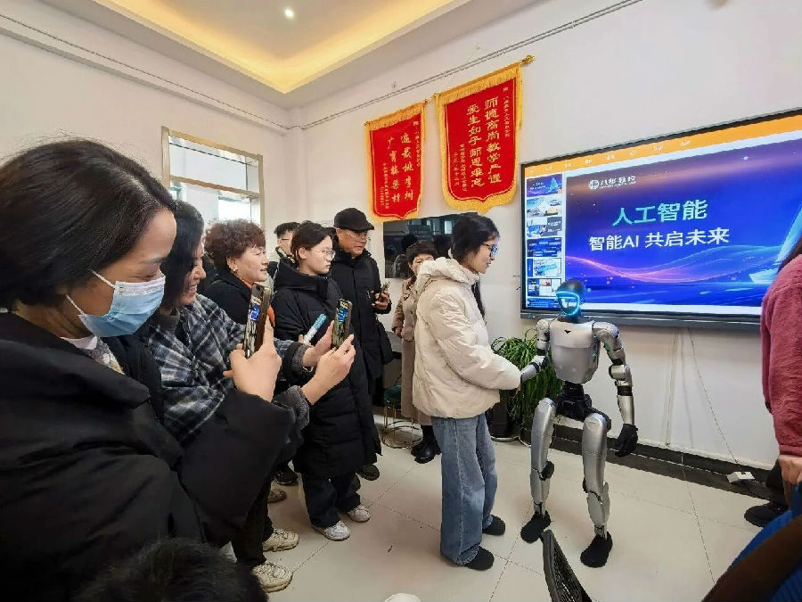 八维职业学校人工智能专业如何让普通孩子实现高薪逆袭