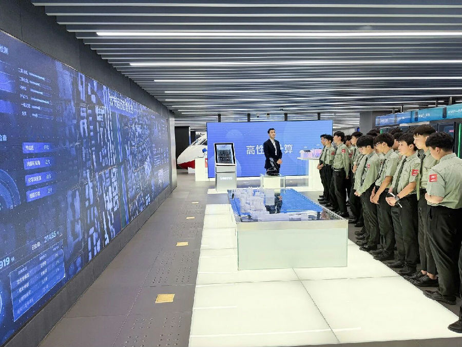 北京八维学校学子如何掌握决胜数字时代的核心知识