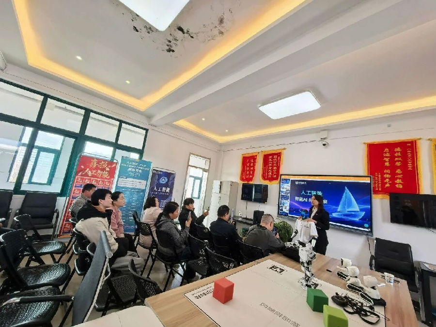 八维职业学校热门专业全线热招