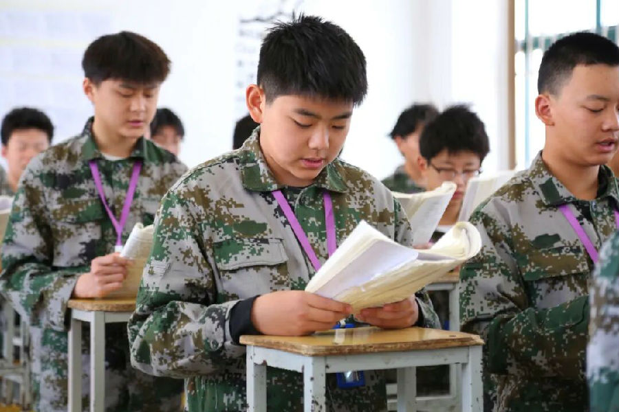 八维学校敞开大门助学子突破职业天花板