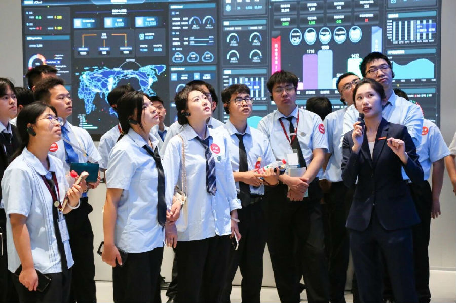 八维职业学校精准打造技能型人才黄金赛道解锁未来优质就业密码