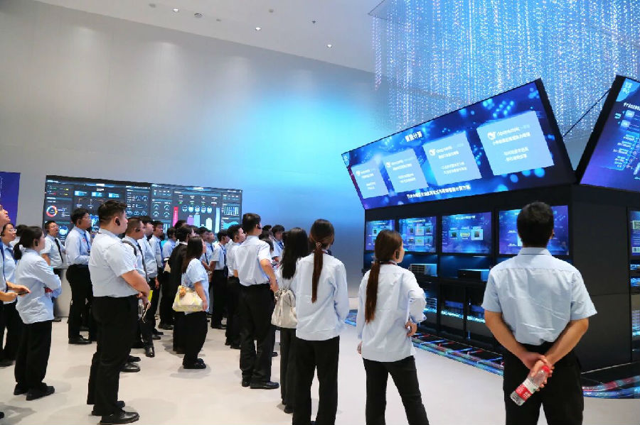 北京八维研修学院移动通讯专业铸就通信领域精英开启职业发展新篇章