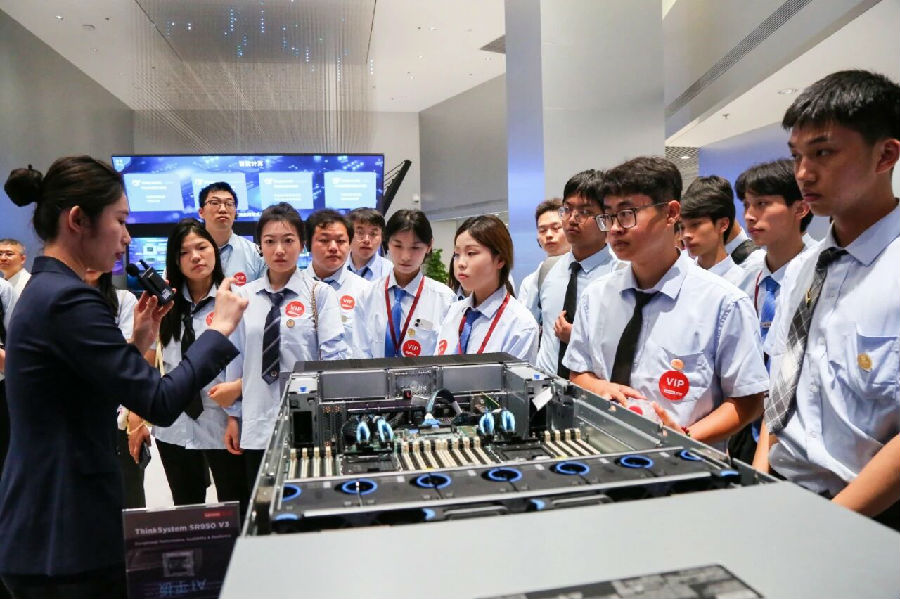 八维职业学校深耕新质生产力培育解锁孩子优质就业的黄金通道