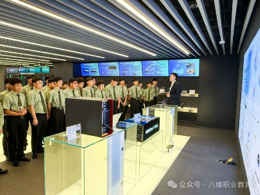 八维职业学校职业教育的三大硬核优势打造未来职场抢手人才助学子逆袭职场