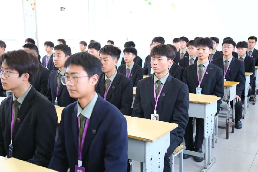 八维职校为学子铺就低空经济高薪成才路让普通学子逆袭百万年薪