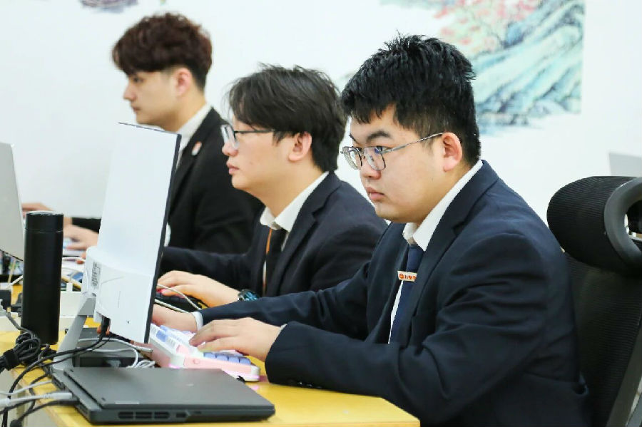 八维职业学校锚定数字经济风口打造AI时代的高薪人才黄金赛道