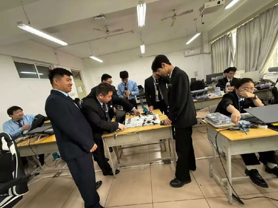 八维教育解锁低空经济万亿蓝海带你抢占未来十年职业高地