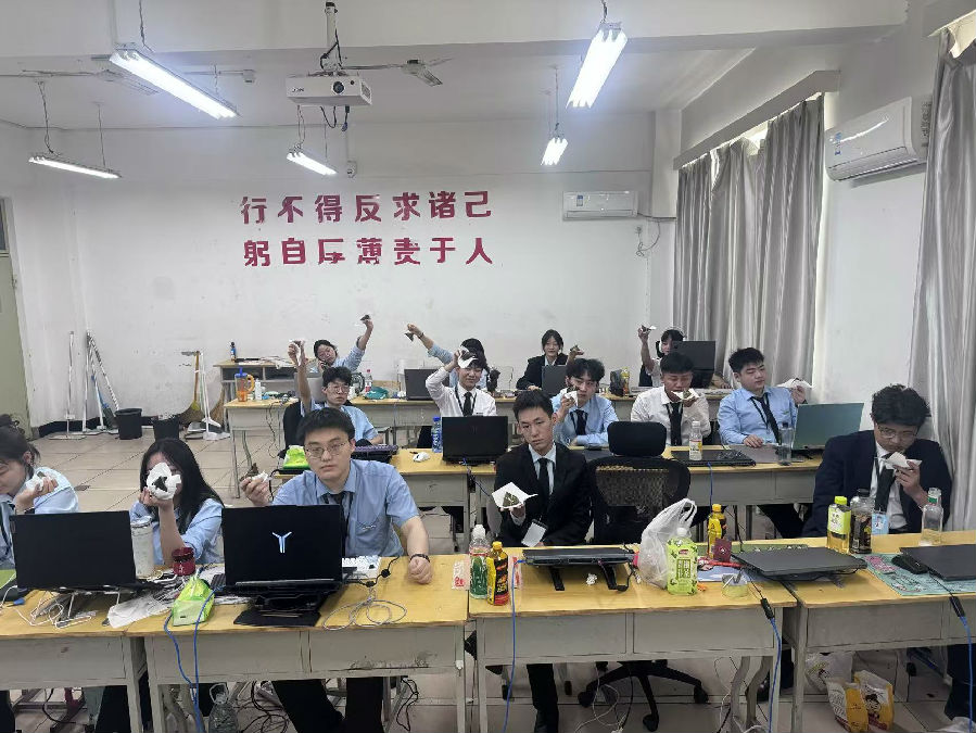 八维教育打造就业黄金起跑线助力孩子抢占未来职场先机